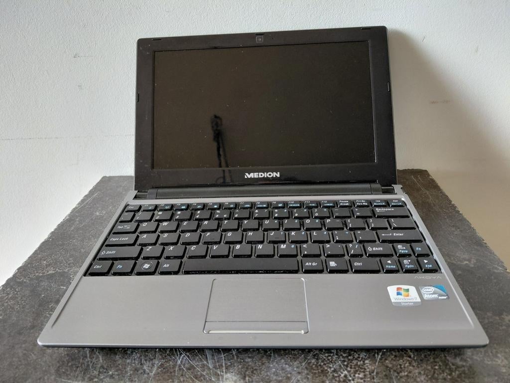 Medion Akoya E1228 Notebook - Compact en Draagbaar, Gebruikt, HDD, Minder dan 4 GB, Qwerty