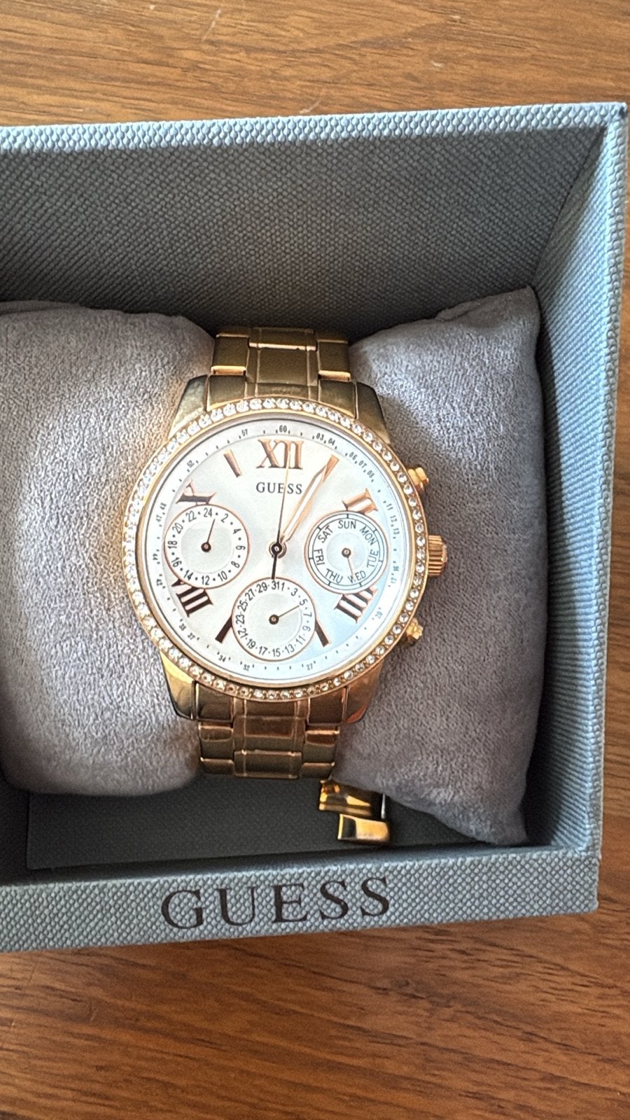 Guess Dameshorloge met Strass - Zo goed als nieuw, Overige materialen, Guess, Polshorloge, Ophalen of Verzenden