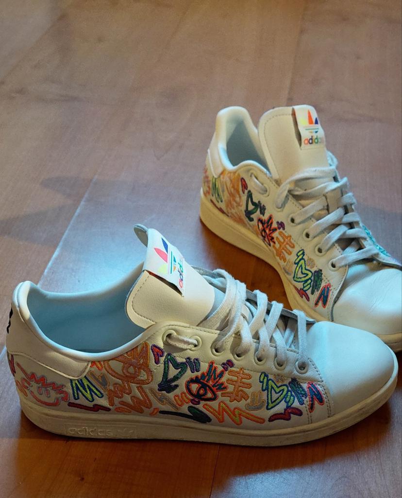 Adidas Stan Smith Love Unites Sneakers Maat 43 1/3, Kleding | Heren, Schoenen, Ophalen of Verzenden, Gedragen, Overige kleuren