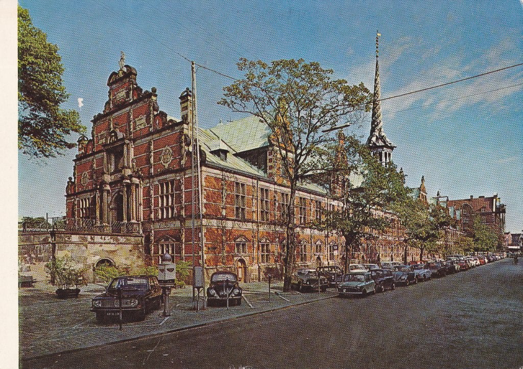 Denemarken, Kopenhagen met auto's, Volvo 144, Volvo 164, Ophalen of Verzenden, 1960 tot 1980, Gelopen, Overig Europa