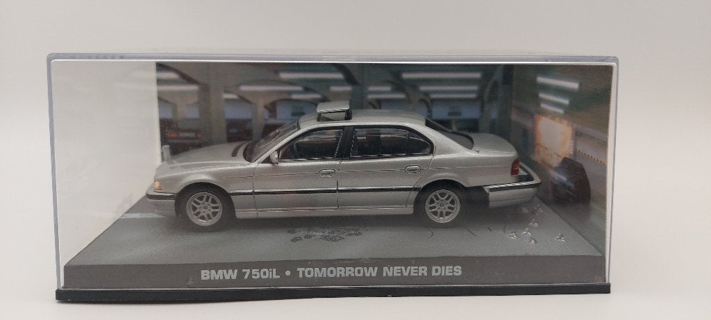 #15 BMW 750iL James bond auto met boekje, Verzenden, Nieuw, Auto, Universal Hobbies