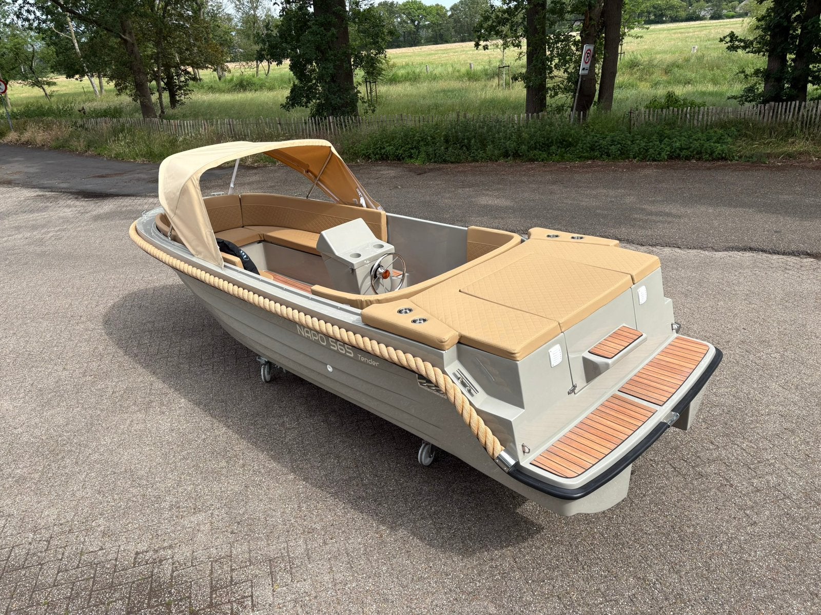 Prachtige NAPO 565 Tender incl 15 pk bj.2026 NIEUW VAARKLAAR, Watersport en Boten, Ophalen, Benzine, Tender, Afdekzeil
