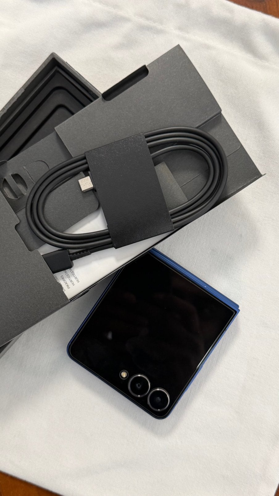 Samsung Galaxy Z Flip7 256GB Blue Shadow 100% Battery, Telecommunicatie, Blauw, Touchscreen, Ophalen of Verzenden, Zo goed als nieuw