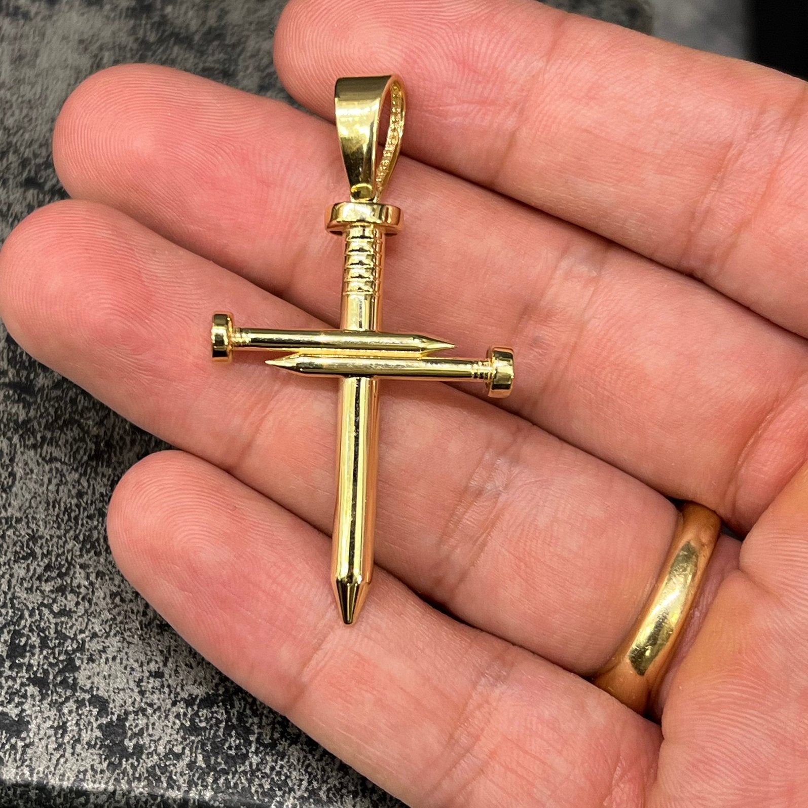 14 karaats gouden kruis hanger spijker model, Ophalen of Verzenden