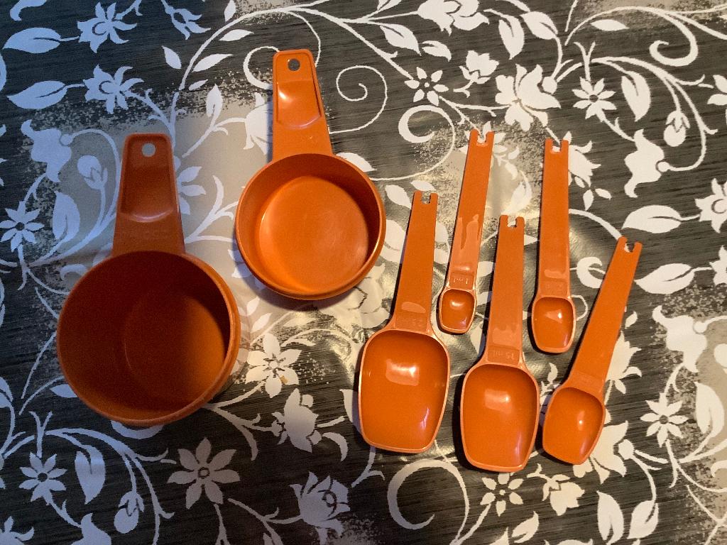 Te koop maatbekers/schepjes van Tupperware, Ophalen of Verzenden, Zo goed als nieuw, Oranje, Overige typen