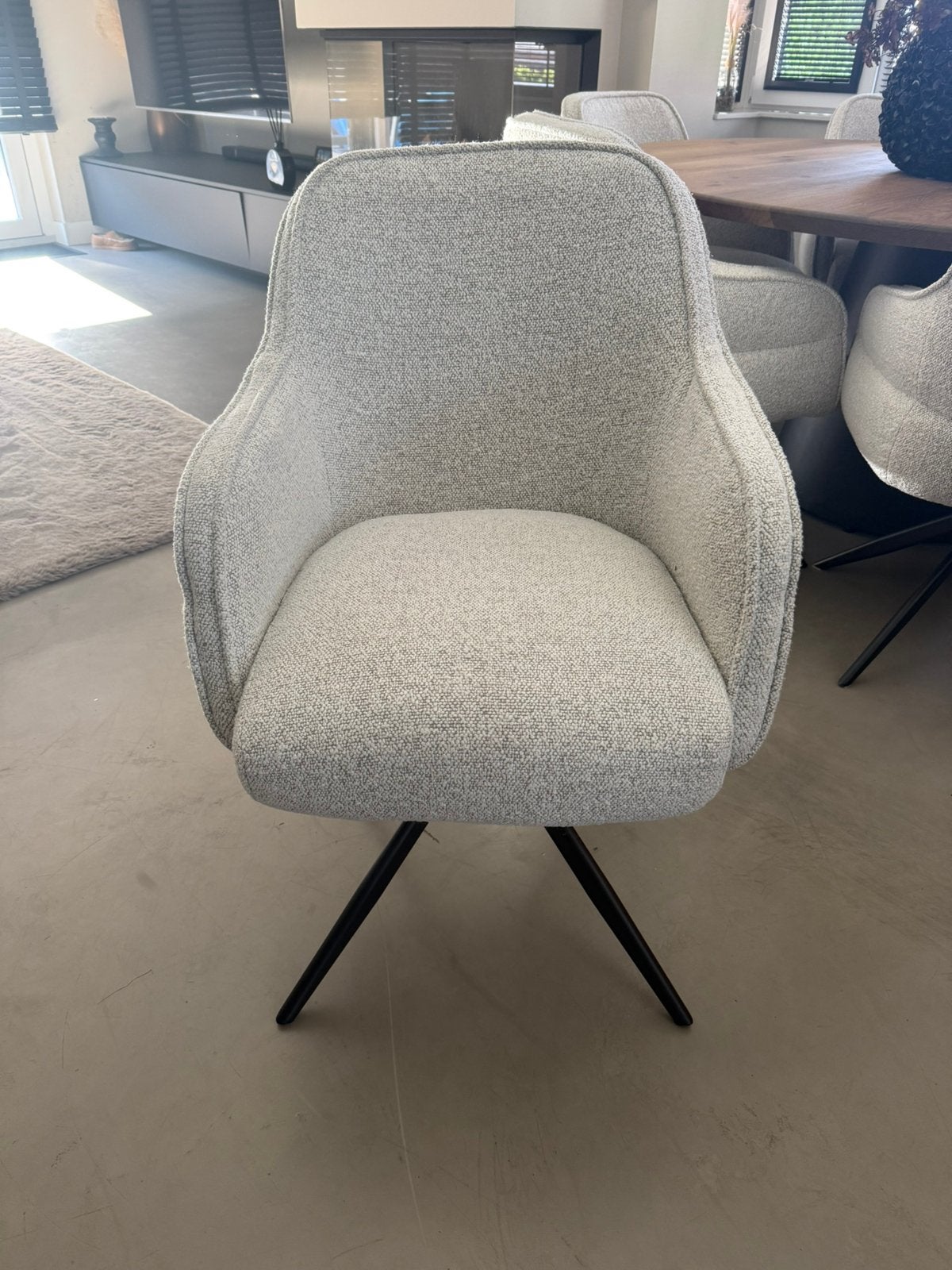 Nieuw!! 4 eetkamerstoelen waarvan 2 zonder onderstel, Ophalen, Nieuw, Stof, 50 tot 75 cm