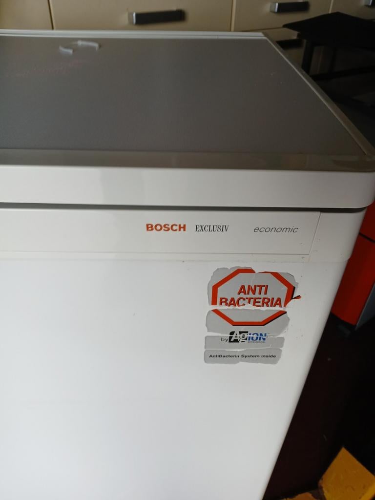 Bosch Exclusiv Economic Koelkast - Compact en Efficiënt, 75 tot 100 liter, 45 tot 60 cm, Ophalen, 85 tot 120 cm