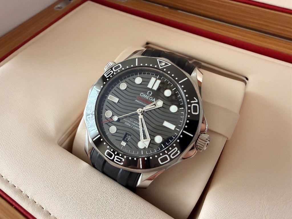 Omega Seamaster Diver 300M 42mm, Sieraden, Tassen en Uiterlijk, Horloges | Heren, Leer, Polshorloge, Ophalen of Verzenden, Zo goed als nieuw