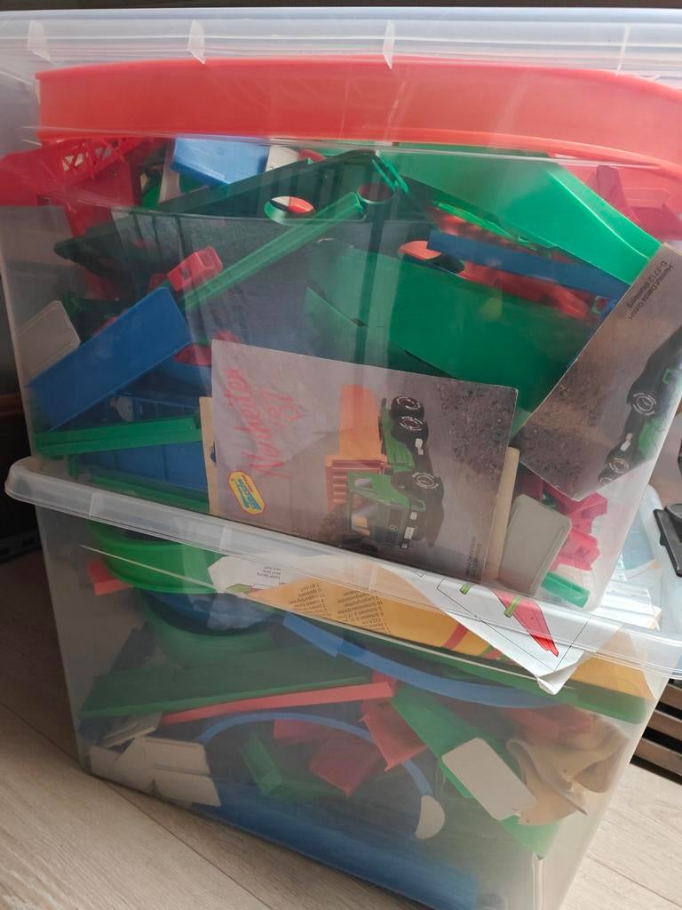 Darda baan - 2 grote bakken vol onderdelen, Ophalen, Gebruikt