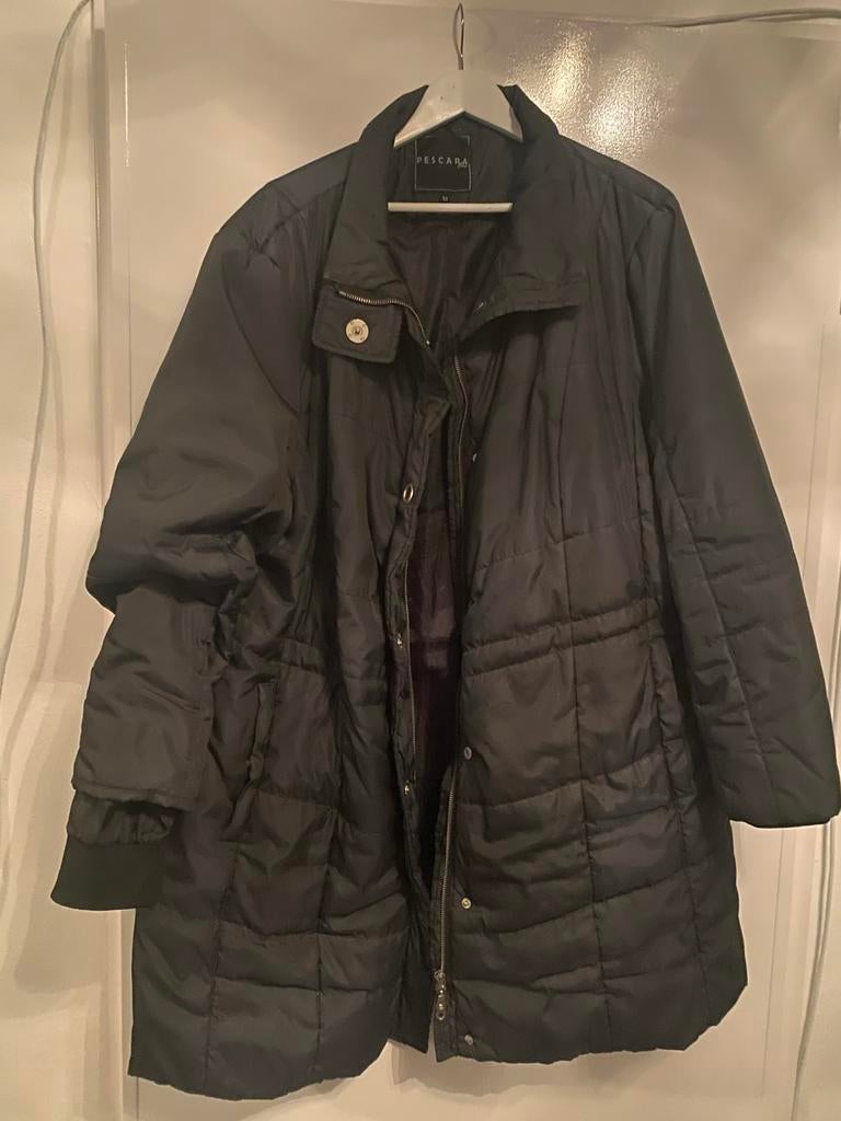 Zwarte gewatteerde jas van Pescara, maat M, Kleding | Dames, Jassen | Winter, Ophalen of Verzenden, Zo goed als nieuw, Zwart