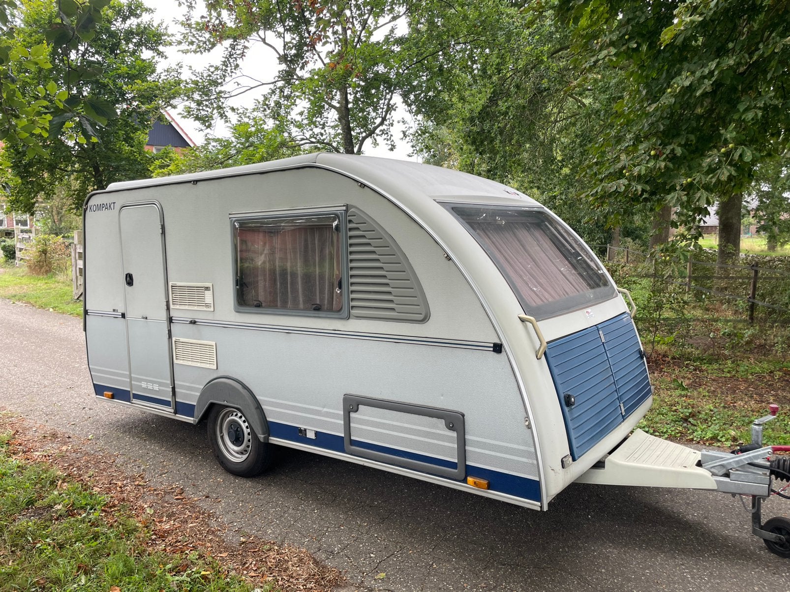 Kip compact kc37 kleine caravan incl stalling, Caravans en Kamperen, Caravans, Standaardzit, Koelkast, Kip, Tot en met 2