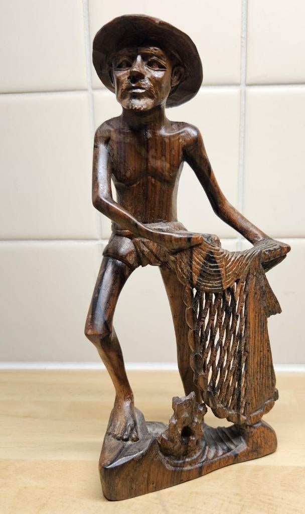 Balinees Beeldhouwwerk, Houtsnijwerk Balinese visser, Houtsnijwerk, Ophalen of Verzenden, 20 - 50 cm, Hout