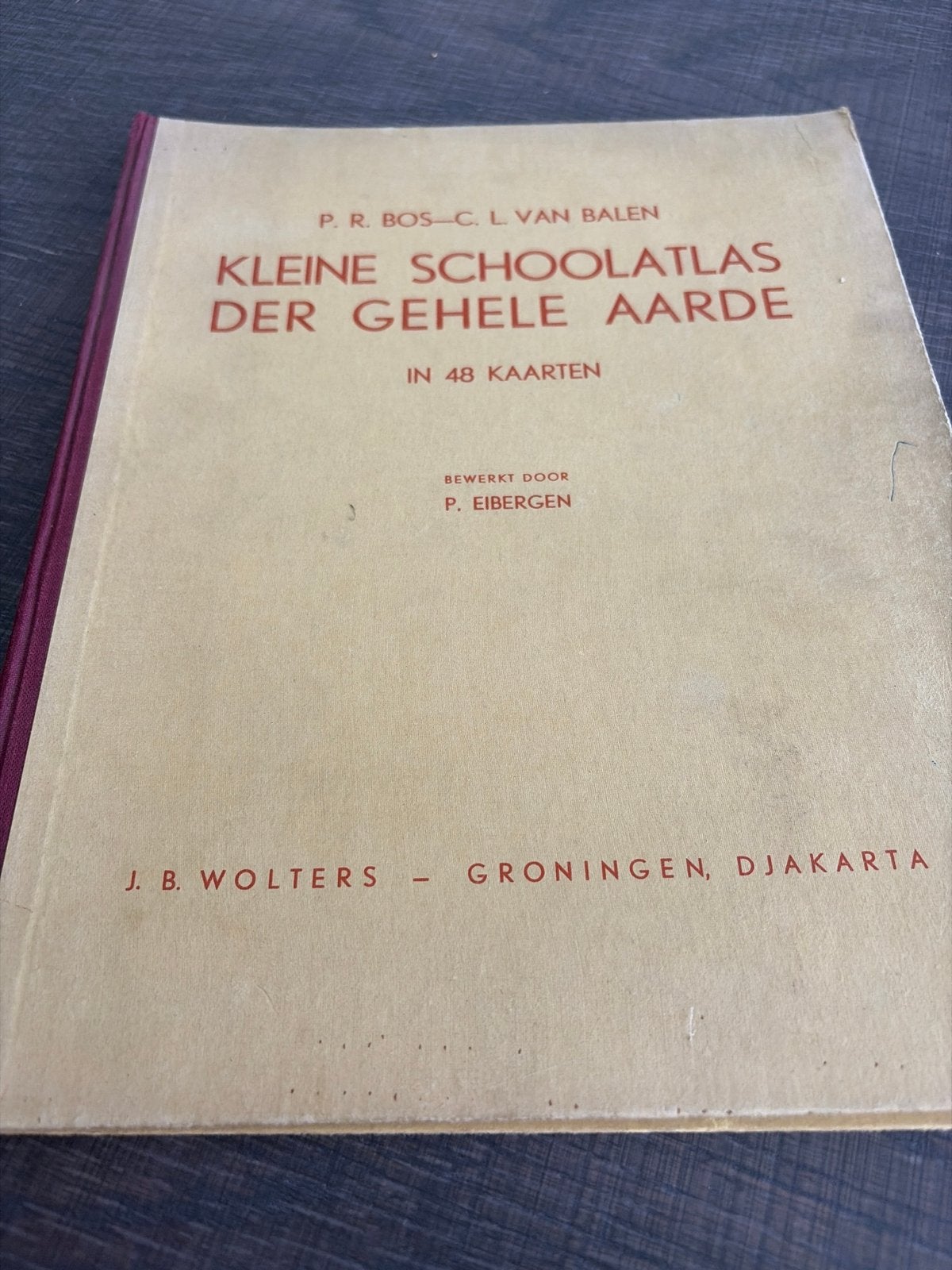 Kleine Schoolatlas der Gehele Aarde - J.B. Wolters, Boeken, Atlassen en Landkaarten, Gelezen, Bosatlas, Ophalen of Verzenden, 1800 tot 2000