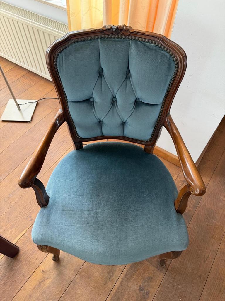 Brokante stoel - velours petrol blauw, Ophalen