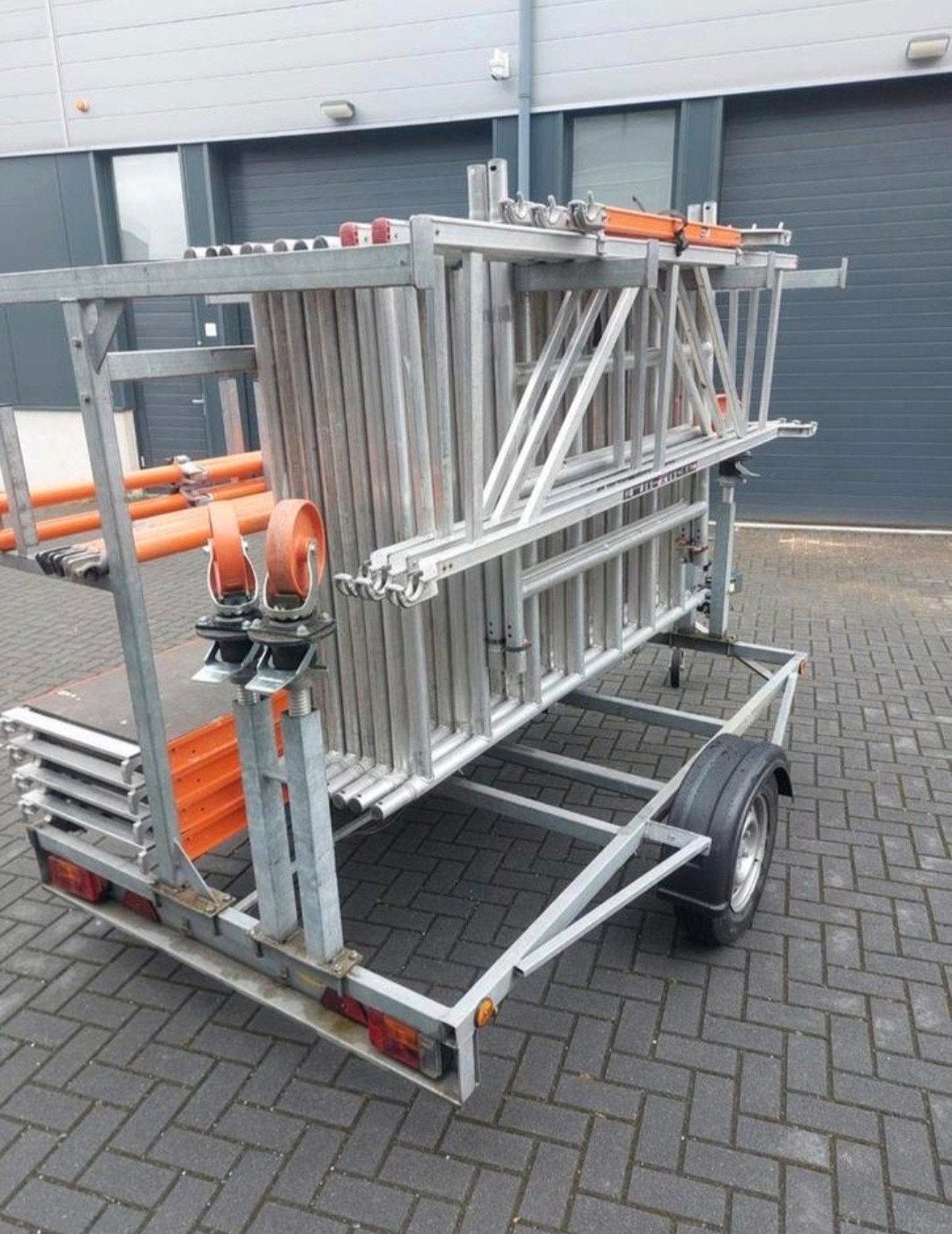 Altrex RS5 rolsteiger 10,2 WH incl. Steigeraanhanger, Doe-het-zelf en Verbouw, Ophalen, Zo goed als nieuw, Rolsteiger of Kamersteiger