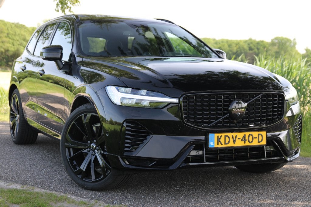 Volvo XC60 T8 Black Edition, Bower&Wilkens, luchtvering Pano, Automaat, 4 cilinders, 1969 cc, Zwart