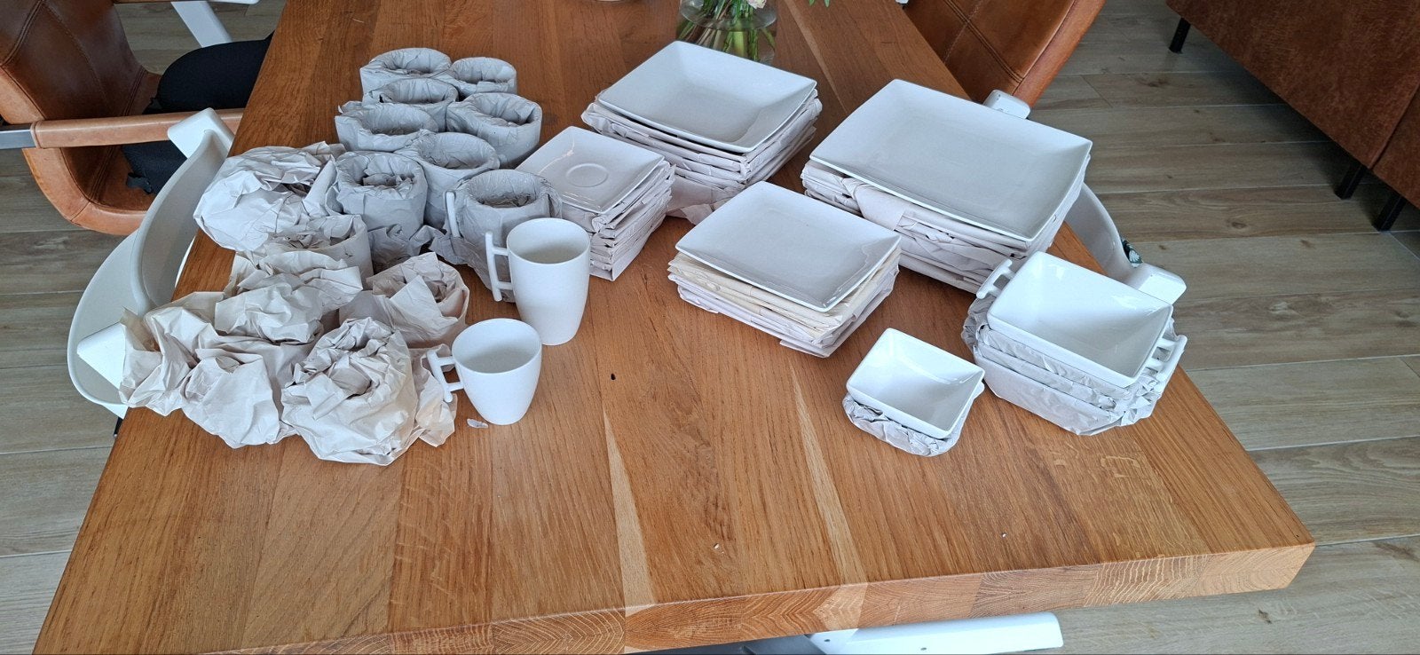 Yong Squito Servies - Wit, Modern en Compleet, Ophalen, Gebruikt, Overige merken, Keramiek