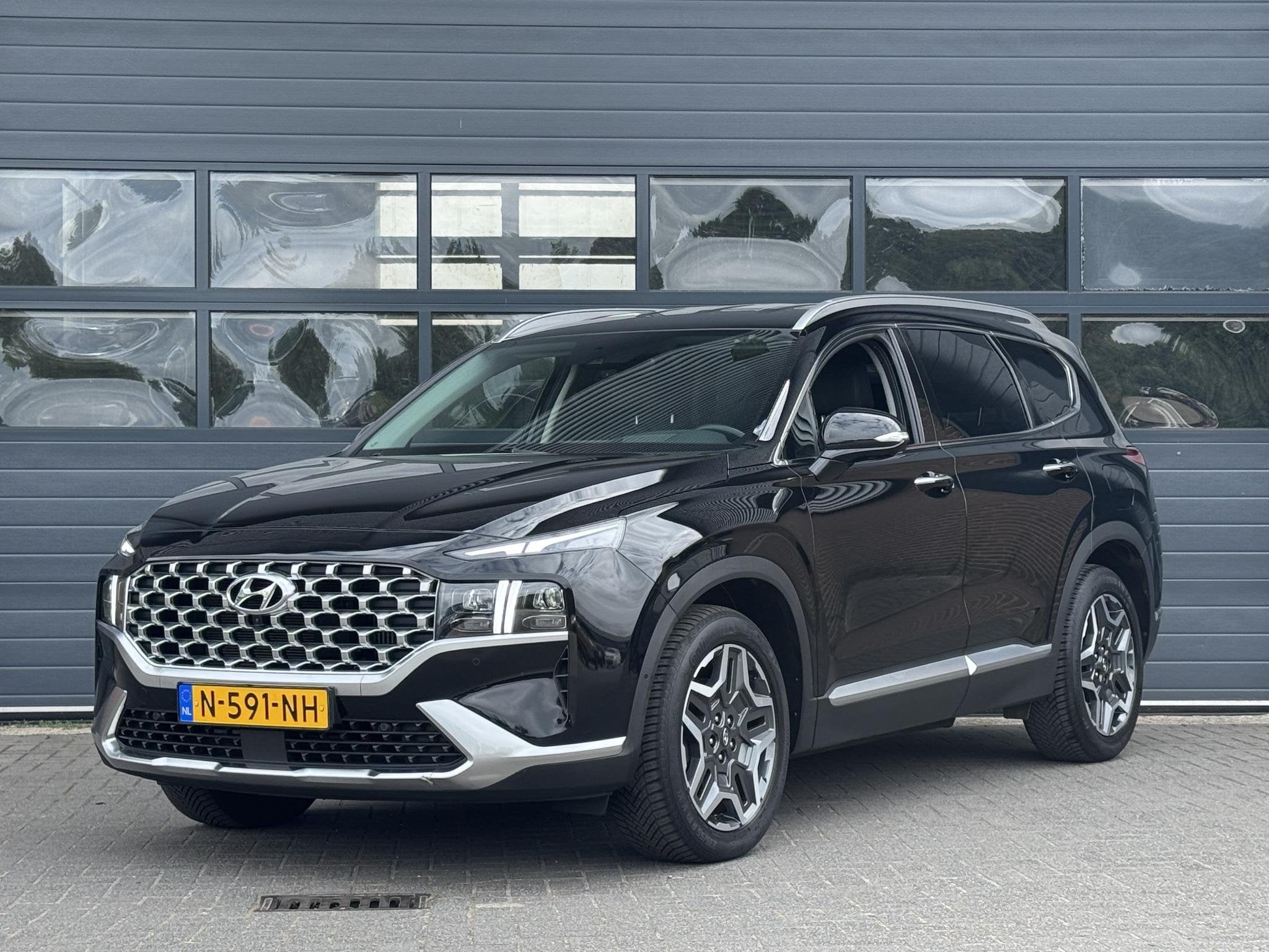 HYUNDAI SANTA FE 1.6 T-GDI PHEV PREMIUM 7-PERS I AUTOMAAT I, Auto's, 1350 kg, Gebruikt, 4 cilinders, 7 stoelen