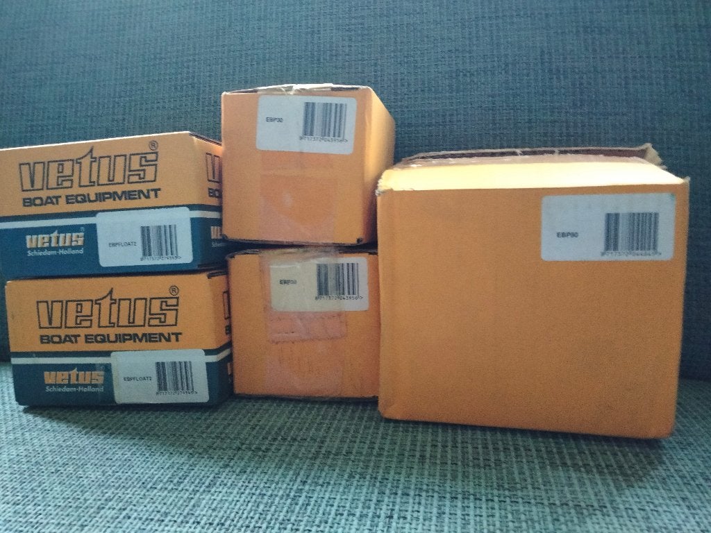 3 Vetus bilgepompen en 2 vlotterschakelaars ,nieuw in doos, Ophalen of Verzenden, Nieuw, Overige typen
