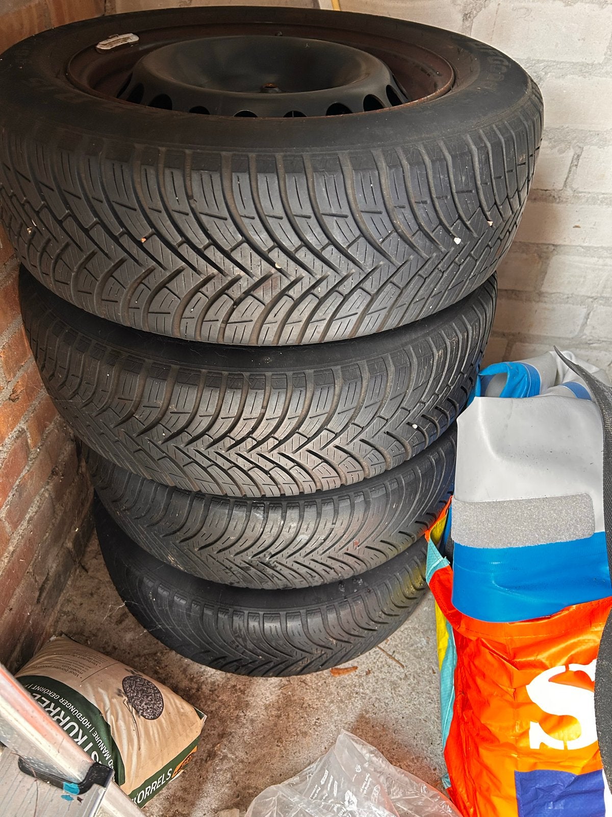 All season banden met velg - BFGoodrich 185/65 R15, Auto-onderdelen, Ophalen, Gebruikt, 15 inch, Banden en Velgen