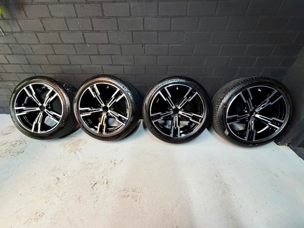 ORIGINELE BMW M 18” BREEDSET – PIRELLI – SCHADEVRIJ, Ophalen, 18 inch, Banden en Velgen, Zomerbanden