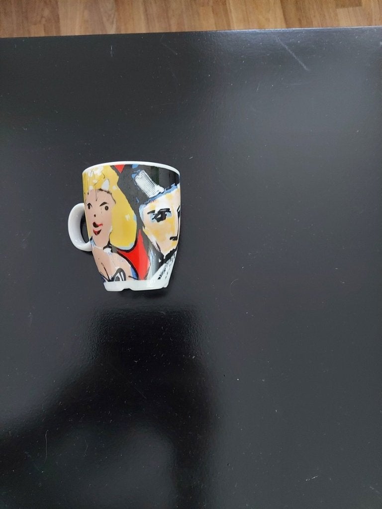 servies koffie kopjes met kunst van herman brood 8 stuks, Huis en Inrichting, Verzenden, Keramiek, Zo goed als nieuw, Overige stijlen