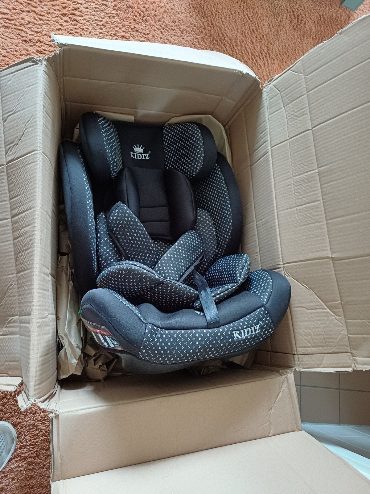 KIDIZ Autostoel Zwart -  nieuw in doos €50., Autogordel, 9 t/m 18 kg, Nieuw, Zijbescherming