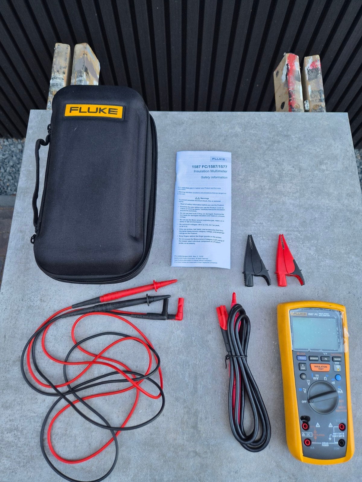 Fluke 1587 Isolatiemultimeter in nieuwstaat, Doe-het-zelf en Verbouw, Meetapparatuur, Ophalen of Verzenden, Gebruikt