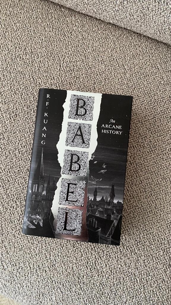 English fantasy books, Boeken, Ophalen of Verzenden, Zo goed als nieuw