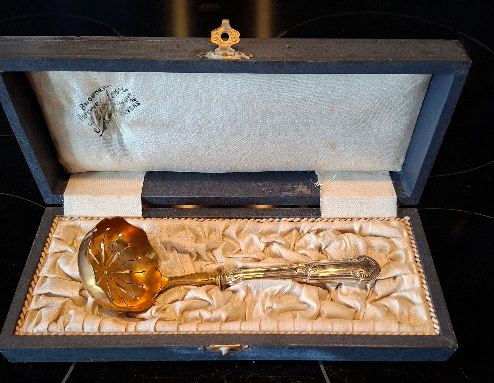 Antieke  zilveren  suikerstrooier, Antiek en Kunst, Antiek | Goud en Zilver, Ophalen of Verzenden, Zilver