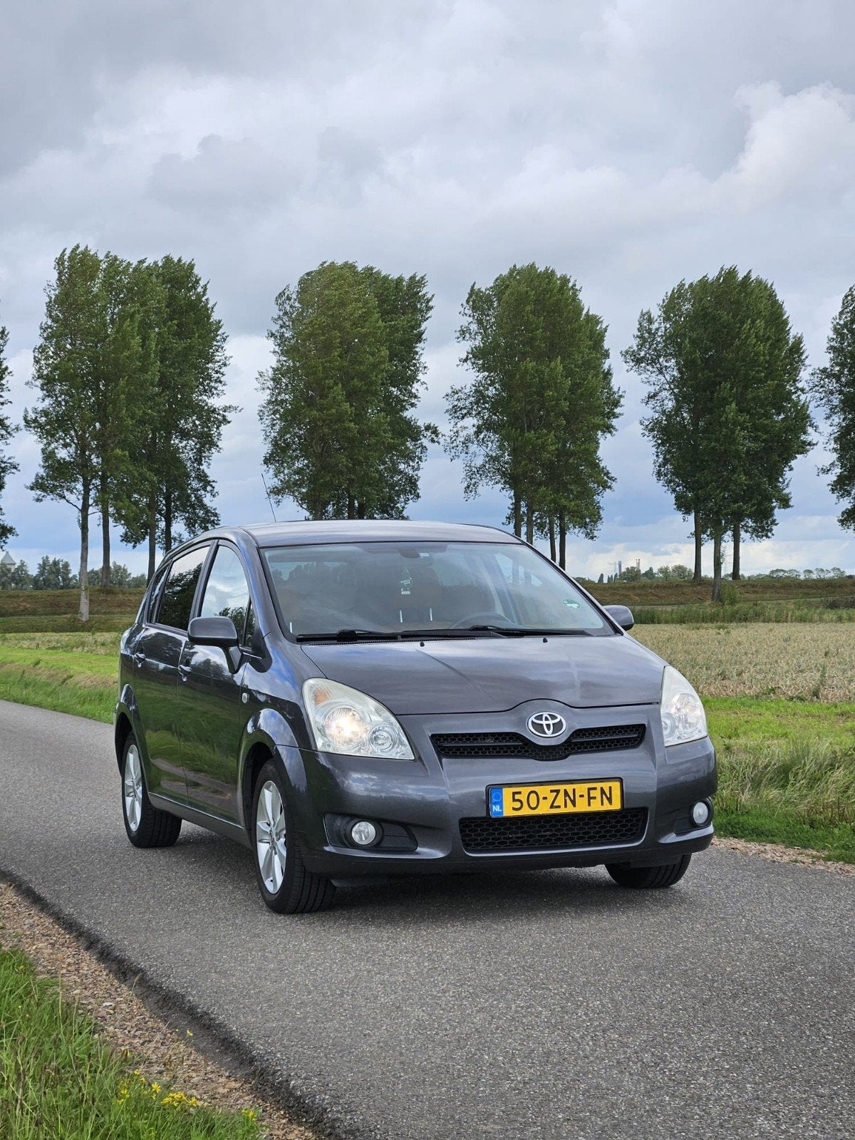 Toyota Corolla Verso 1.8 16V 5P 2008 Grijs, Voorwielaandrijving, 4 cilinders, 129 pk, Leder