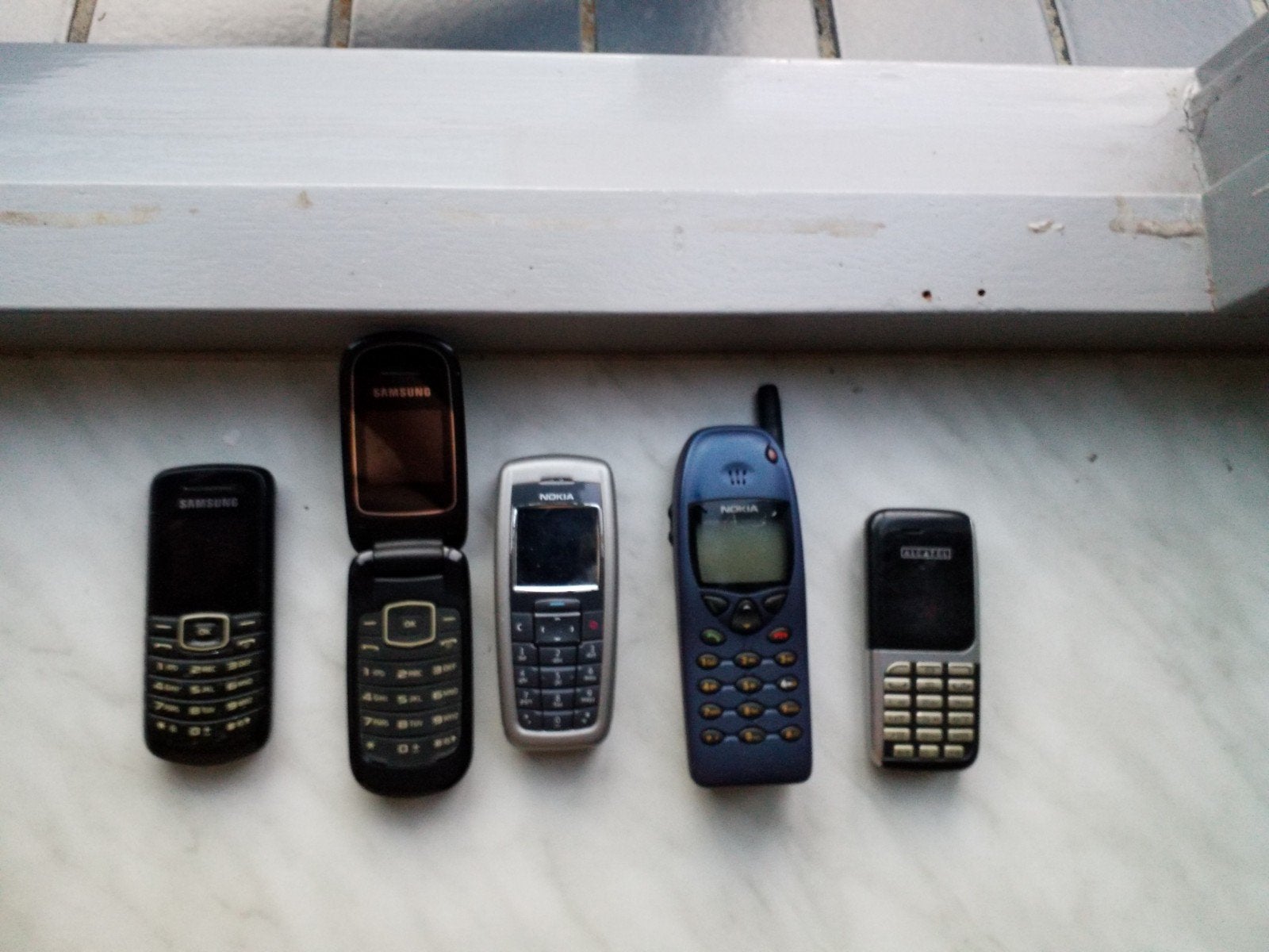 Partij van 5 vintage mobiele telefoons Nokia, Samsung, Maxon, Gebruikt, Geen camera, Ophalen of Verzenden, Klassiek of Candybar