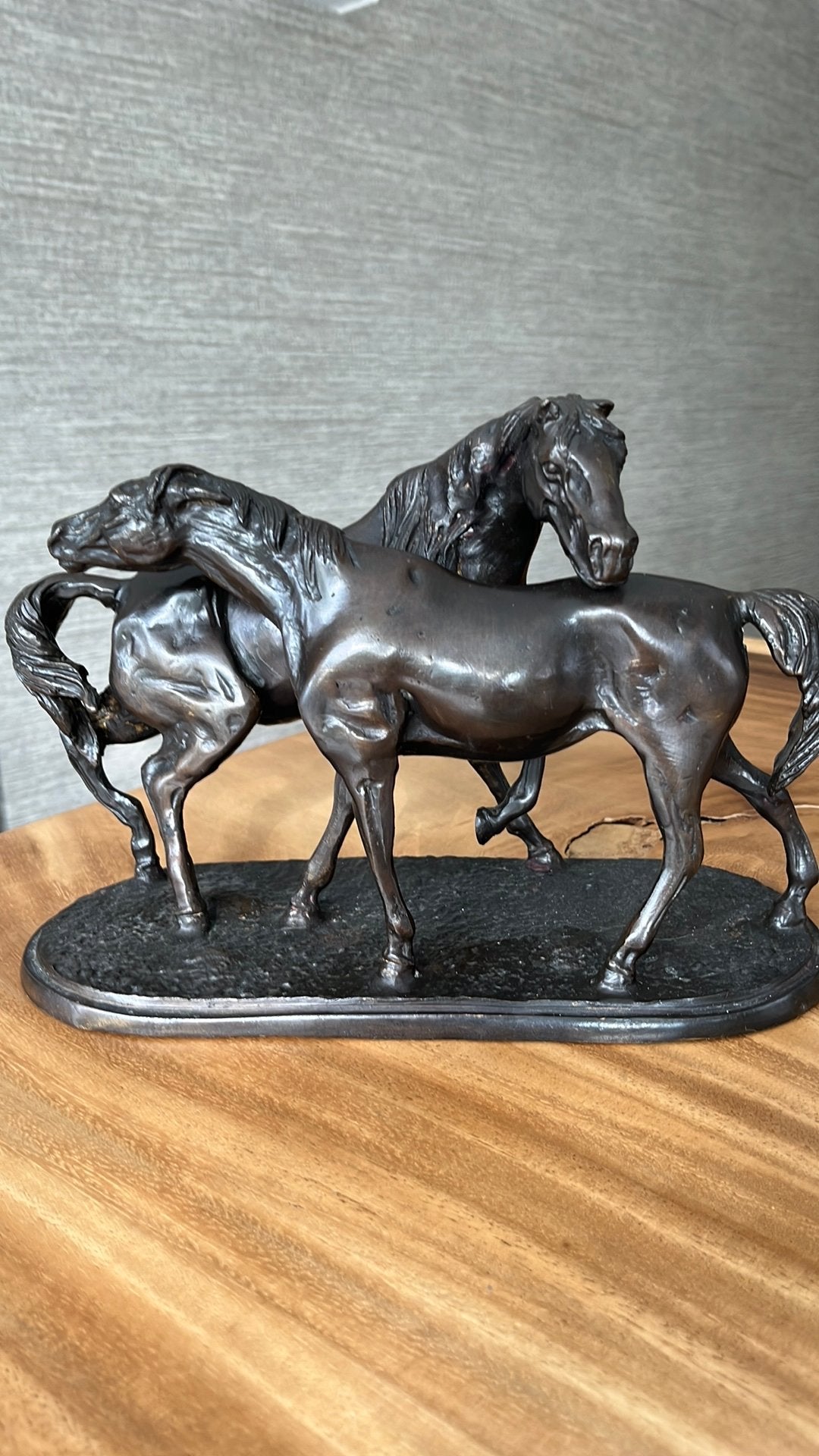 Massief bronzen beeld van 2 Arabische paarden, Antiek en Kunst, Ophalen of Verzenden, Brons, Op sokkel, Beeld