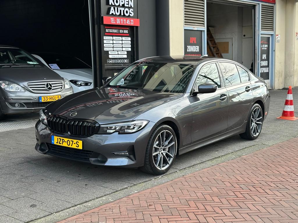 BMW 3-serie 330i High Executive Aut Leer Navi Carplay, Automaat, 1998 cc, Achterwielaandrijving, Gebruikt