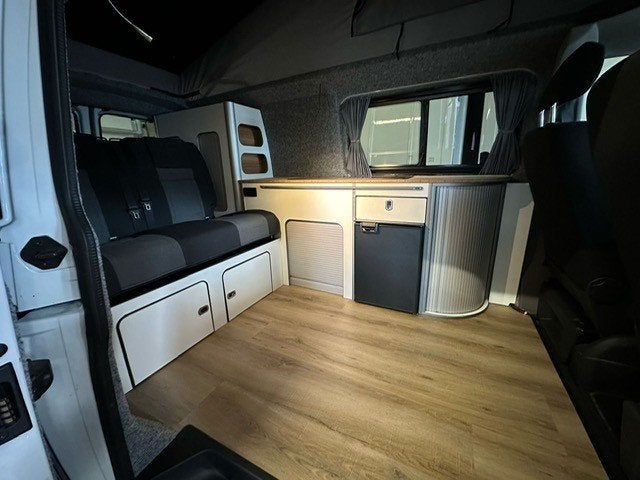 Foto 13 van Volkswagen Transporter T 6.1 2021/Nieuw Lwb 4 Personen