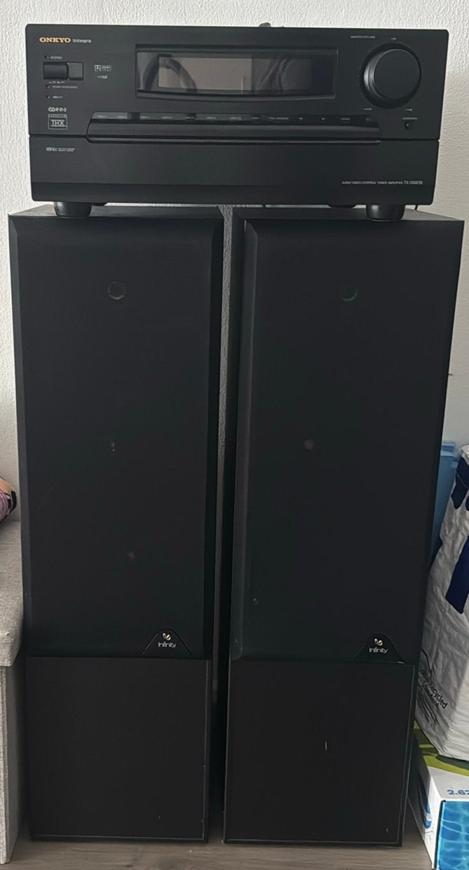 Infinity Speakers en Onkyo Integra TX-DS939 Receiver