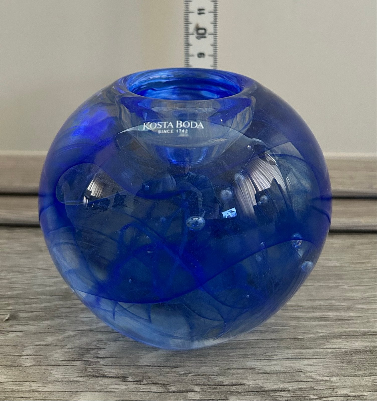 Kosta Boda bolvaas/waxinelichthouder, blauw 10 cm. diameter, Ophalen of Verzenden