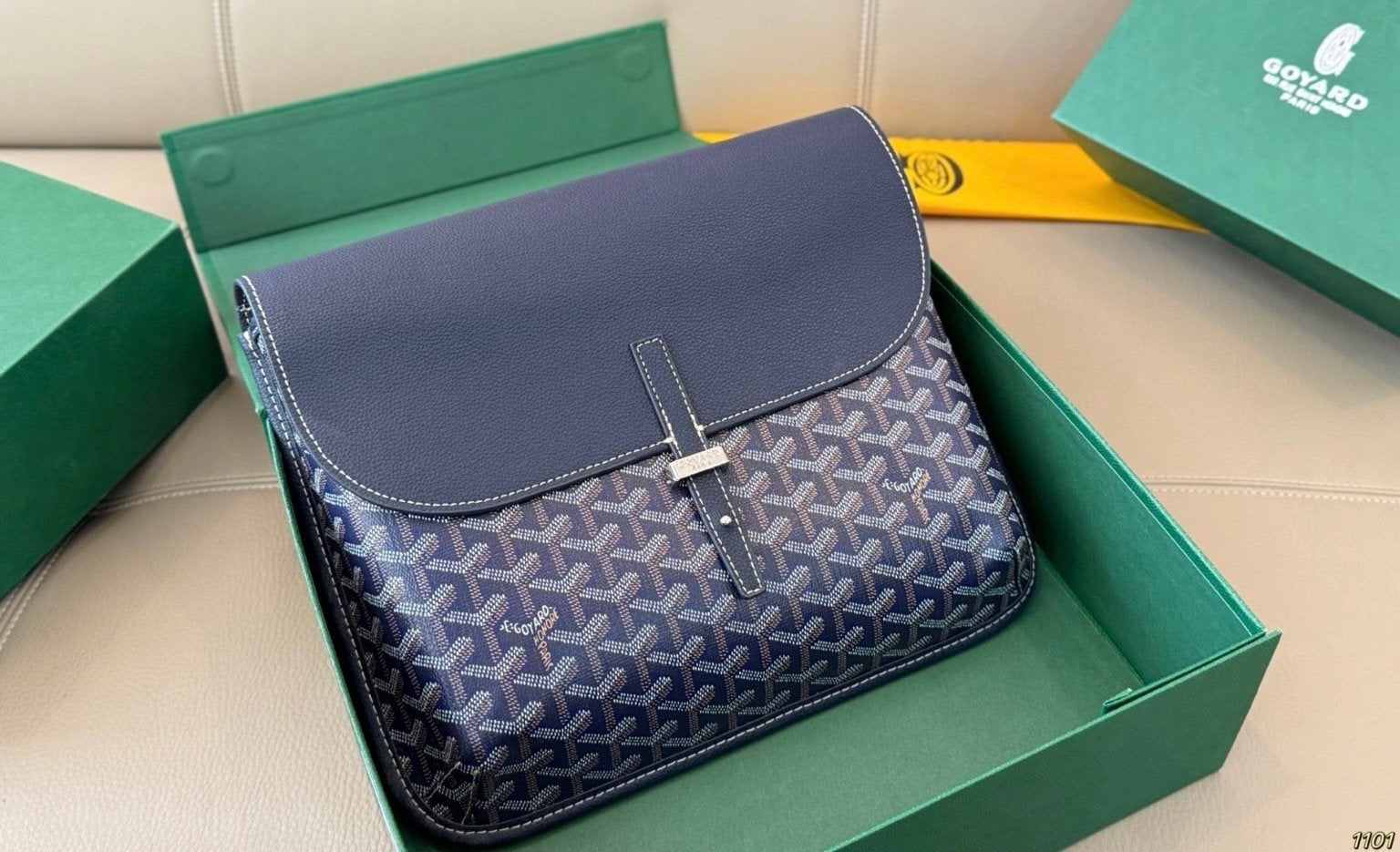 Goyard Schoudertasje - Nieuwstaat, Ophalen of Verzenden, Zo goed als nieuw, Blauw, Schoudertasje