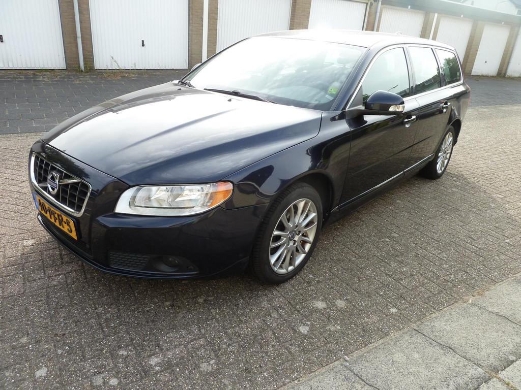 Volvo V70 2.0 Kinetic, Auto's, Voorwielaandrijving, Gebruikt, Blauw, Handgeschakeld