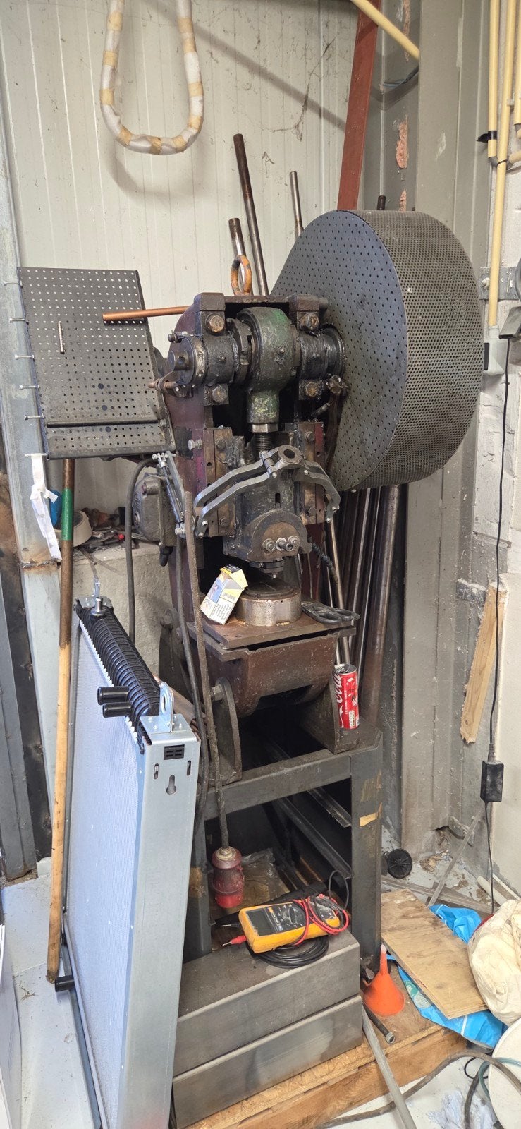 Industriële persmachine - Robuust en functioneel, Doe-het-zelf en Verbouw, Gereedschap | Overige machines, Ophalen of Verzenden