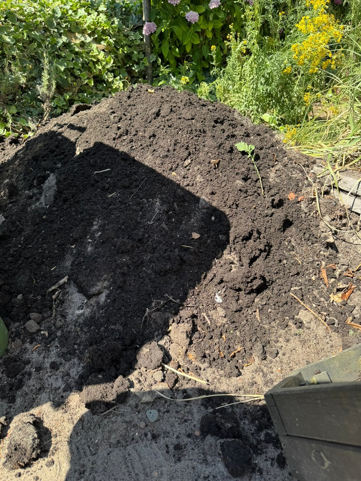 Gratis tuinaarde (ligt al op oprit), Tuin en Terras, Aarde en Mest, Ophalen, Tuinaarde