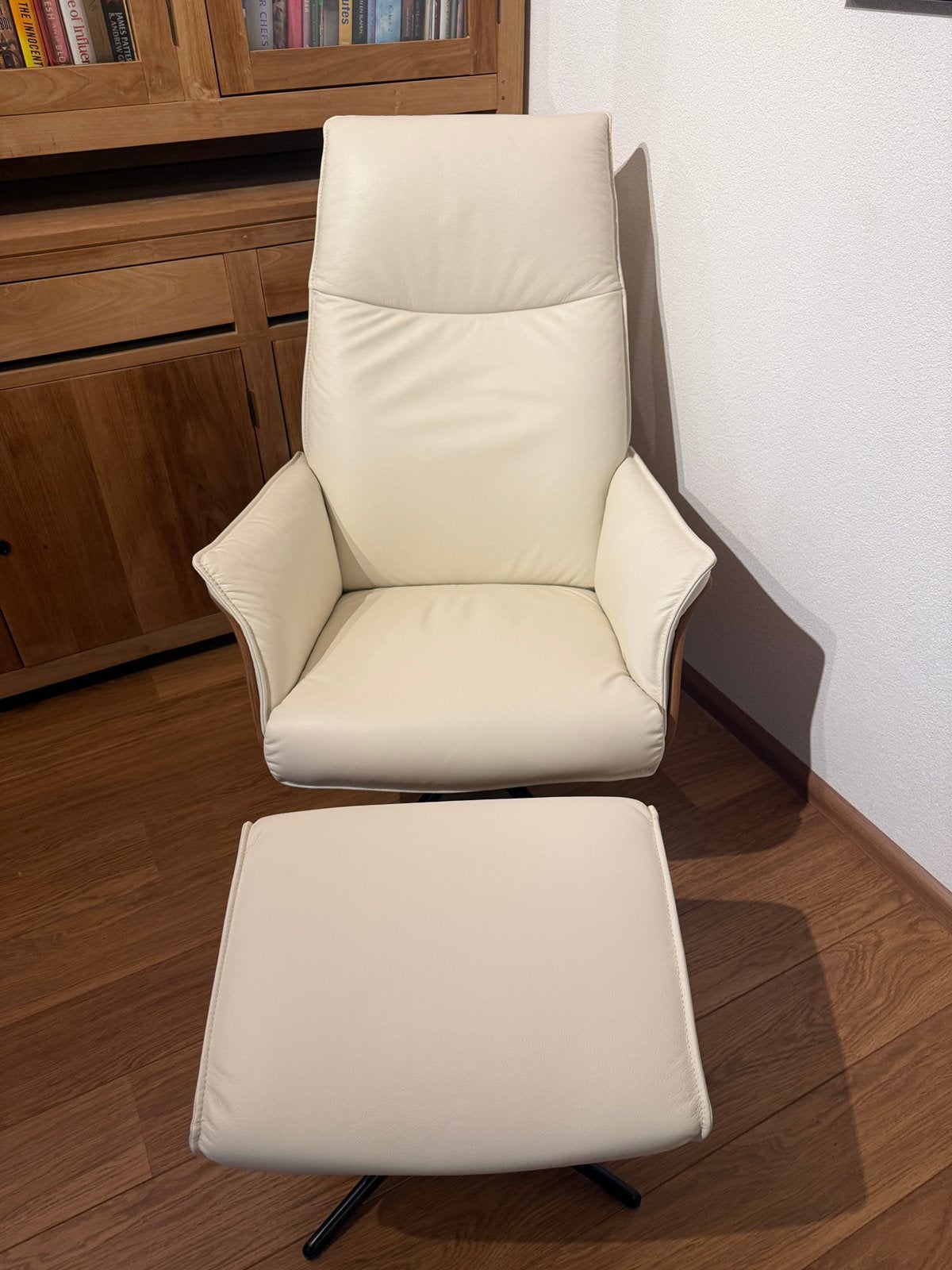 Relax Fauteuil ZGAN creme zacht leder, Ophalen, Zo goed als nieuw, Leer, 50 tot 75 cm