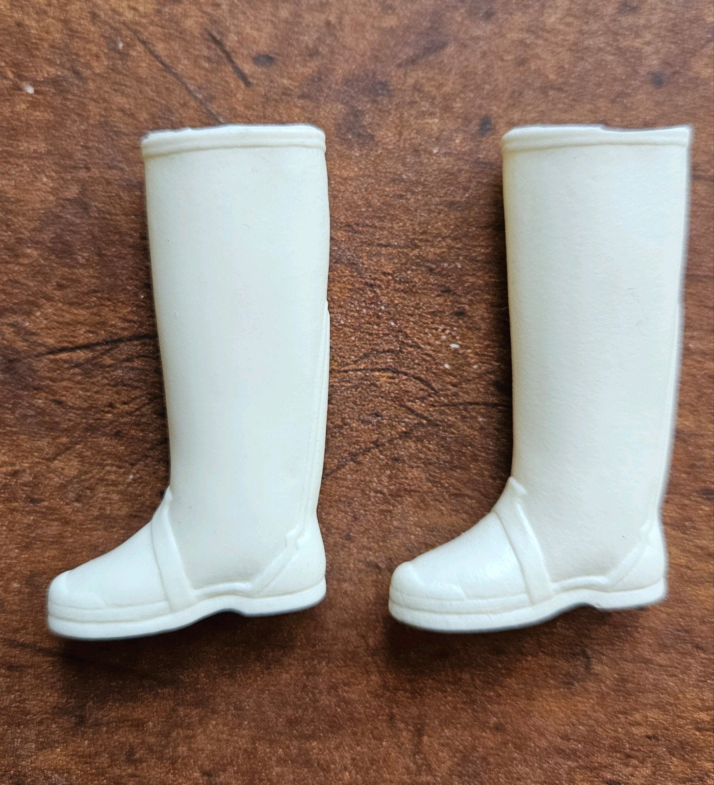 Vintage Barbie Skipper laarzen wit flexibel 60's, Ophalen of Verzenden, Kleertjes