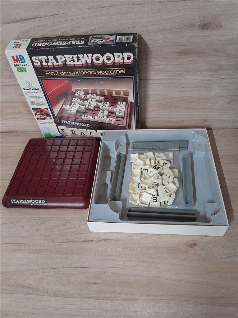 Stapelwoord - 3d woordspel - s5399, Hobby en Vrije tijd, Gezelschapsspellen | Bordspellen, Verzenden, Zo goed als nieuw