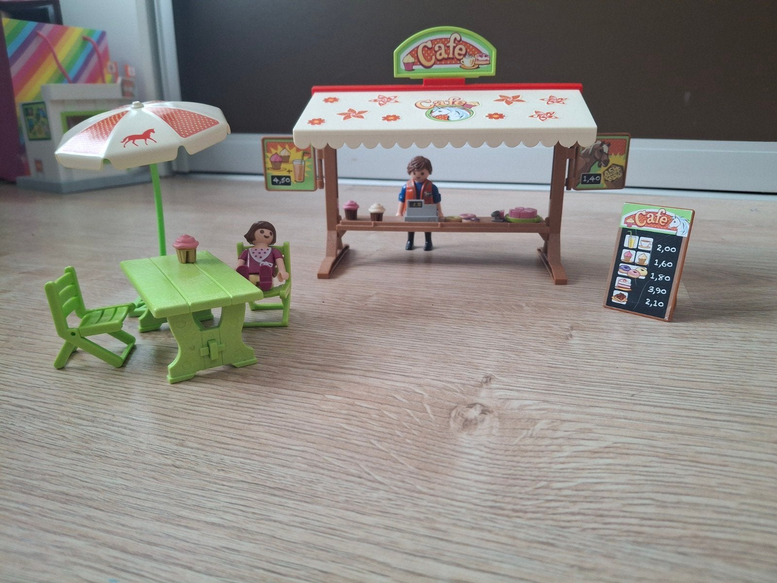 Playmobil paardencafé met terrasje en accessoires, Gebouw, Complete set, Ophalen of Verzenden, Zo goed als nieuw