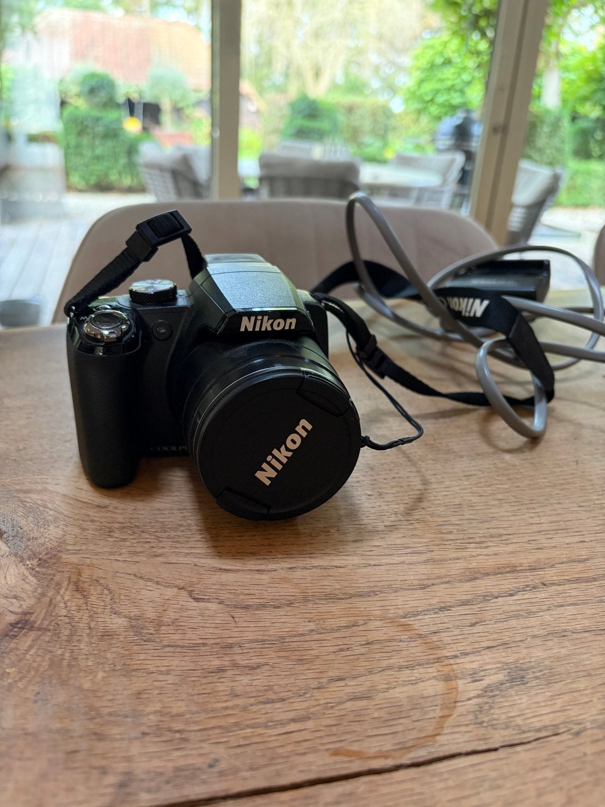 Nikon Coolpix P90 Bridgecamera - Zo goed als nieuw, Ingebouwde flitser, Ophalen of Verzenden, Zo goed als nieuw, Nikon