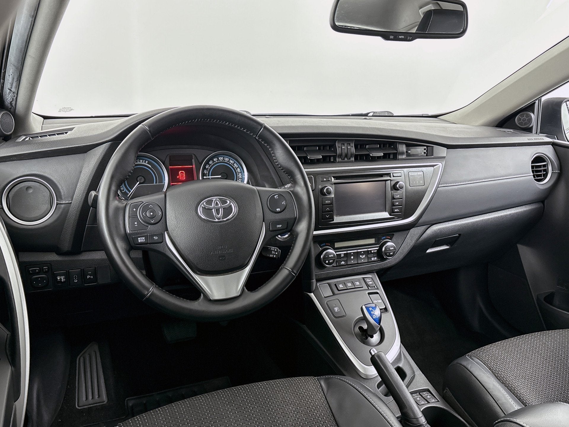 Toyota Auris Touring Sports 1.8 Hybrid Executive // CAMERA /, Euro 5, Gebruikt, Zwart, 4 cilinders
