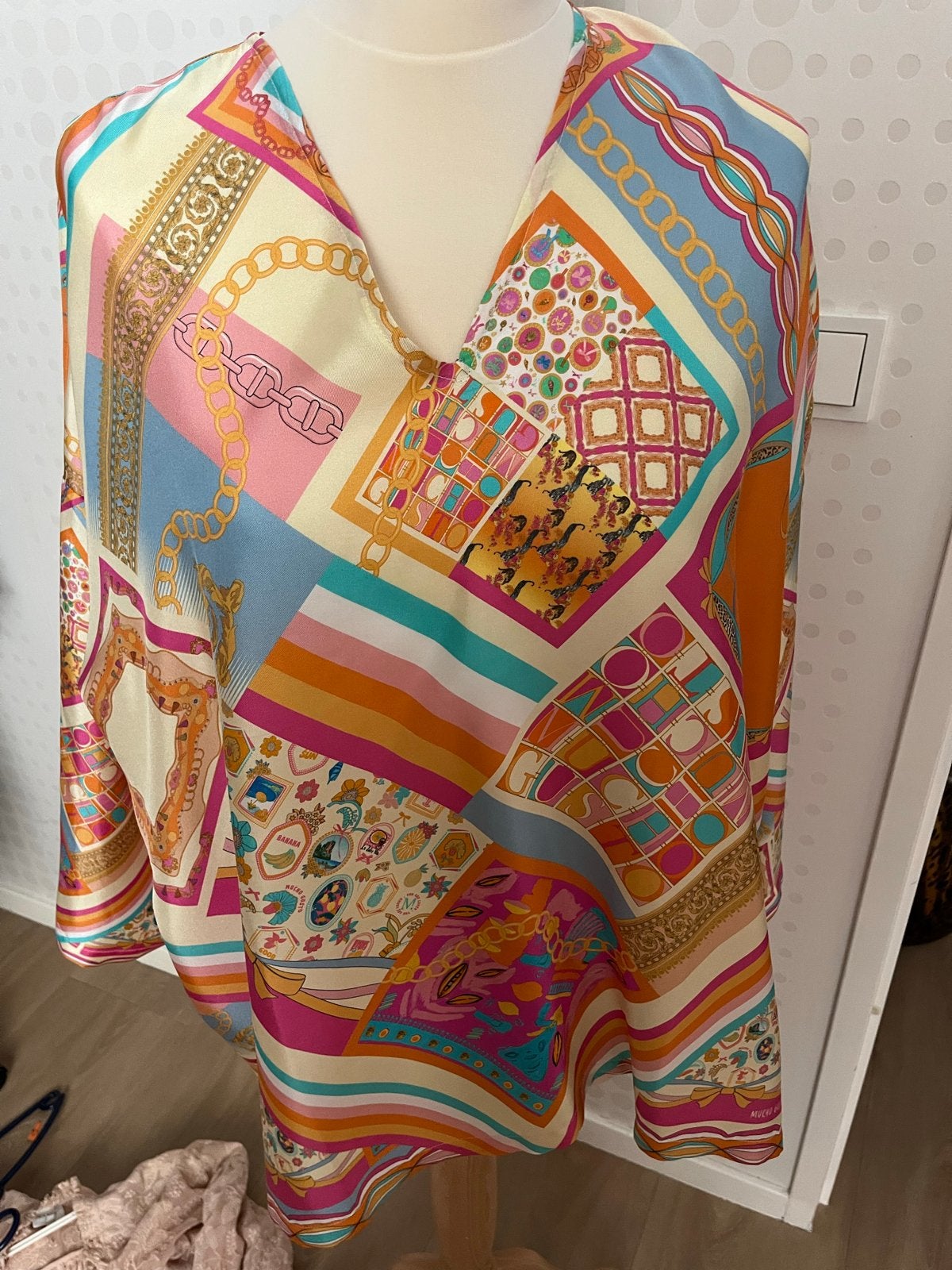 Kleurrijke Zijden Tuniek Maat L, Kleding | Dames, Overige kleuren, Maat 42/44 (L), Ophalen of Verzenden, Zo goed als nieuw
