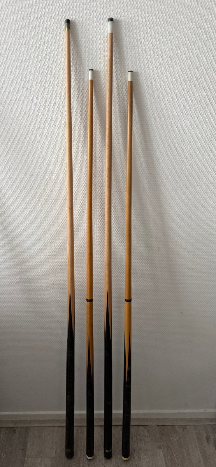 Set van 4 Poolkeuen - Gebruikt, Sport en Fitness, Biljarten en Poolen, Ophalen, Gebruikt, Keu of Ballen