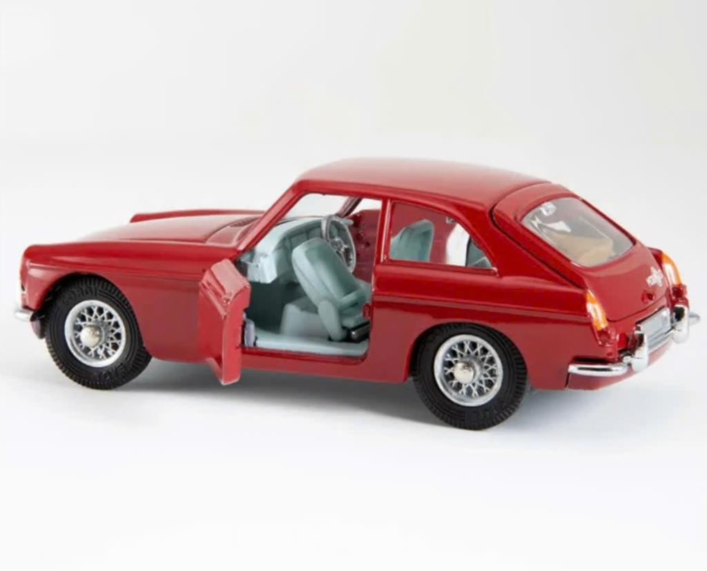 MGB GT met koffer schaal 1/45 CORGI NEW ref. 327, Verzenden, Nieuw, Auto, Corgi